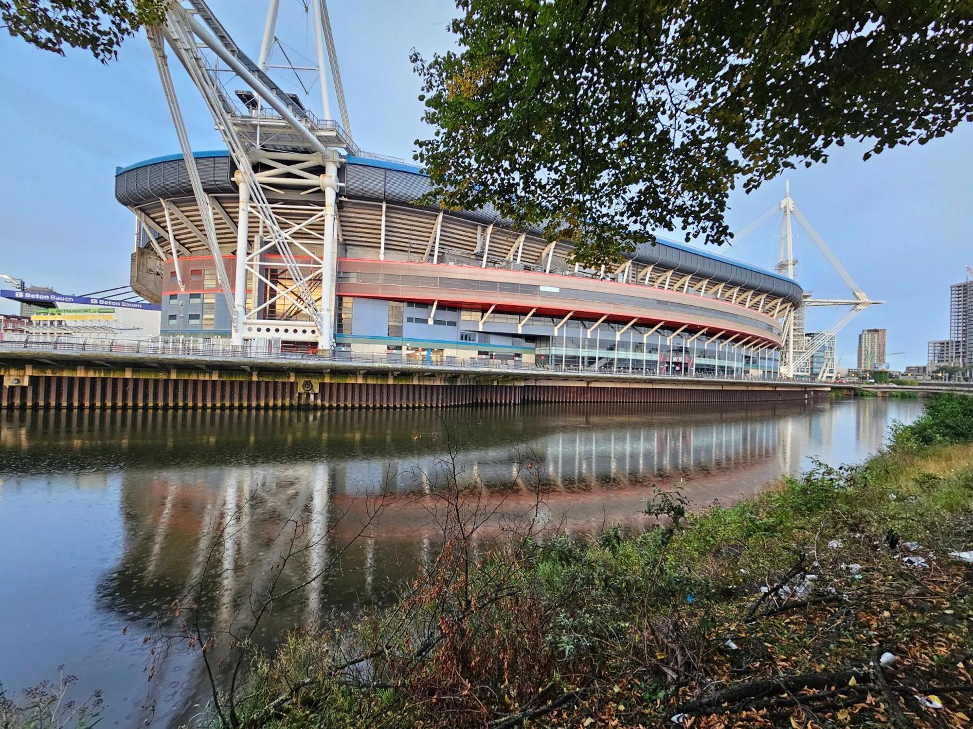 Millennium Stadium Window View! Кардиф Екстериор снимка